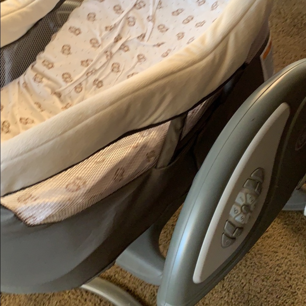 Graco bassinet